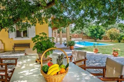 Kardaris, Villa Tragaki, Zante, Ionian, outdoor dining table, private pool