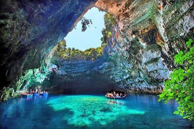 Melissani_Lake_and_Cave_Kefalonia_Greece_20